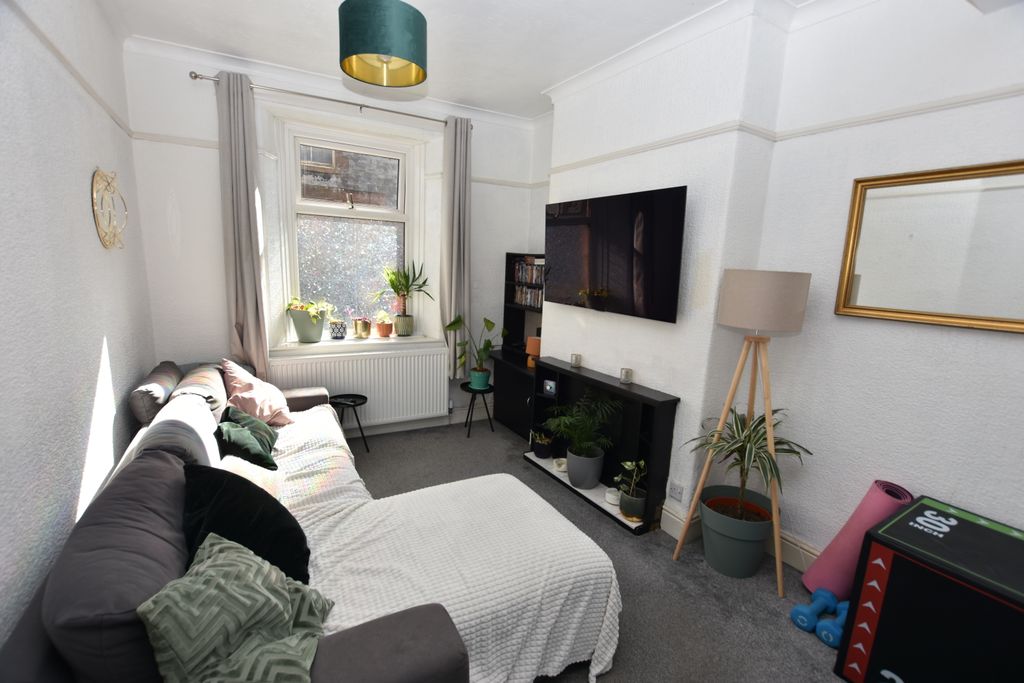 Property photo 2 of 22