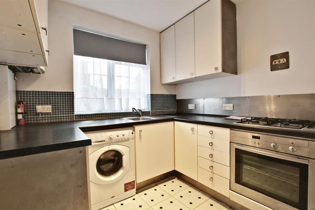 Property photo 3 of 10 4536752