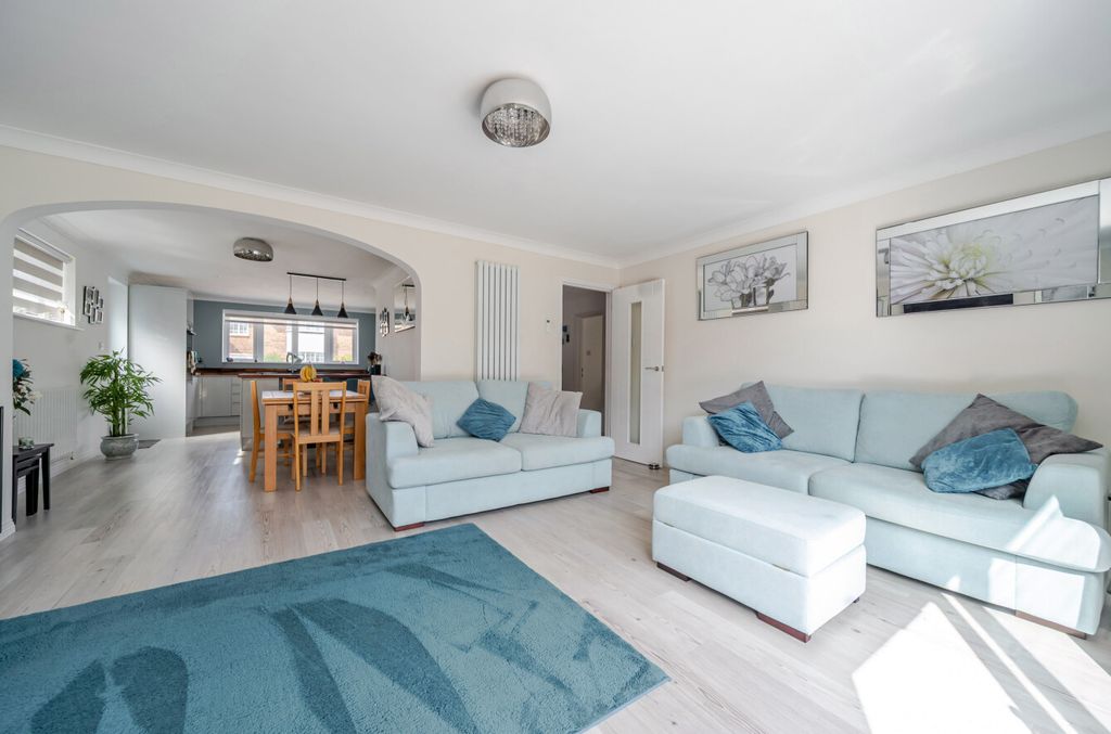 Property photo 3 of 11 21-6A70c1d3747B6-...