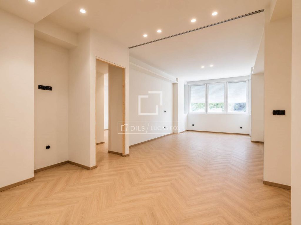 Property photo 2 of 36