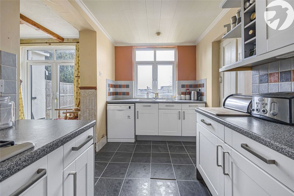 Property photo 3 of 28 Picture No. 17