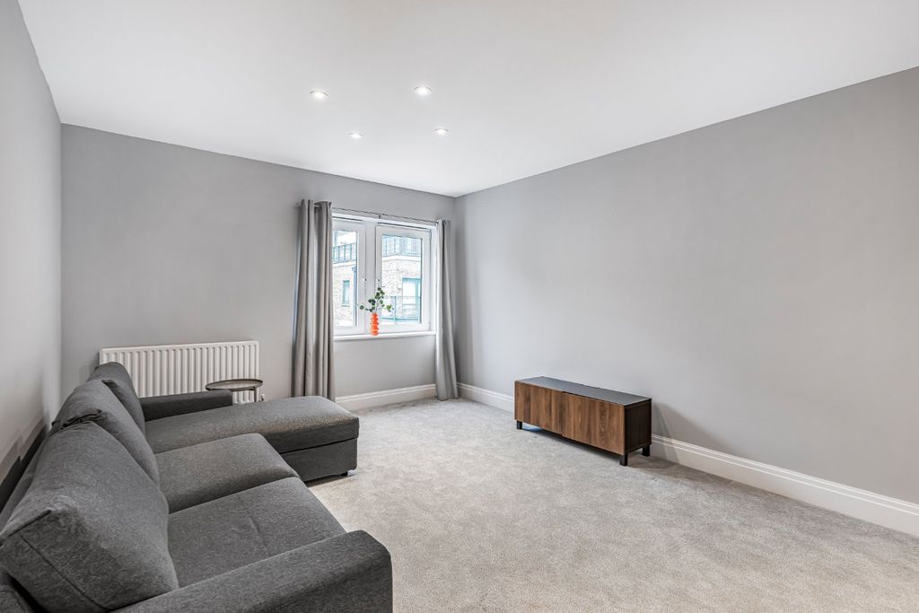 Property photo 2 of 15 Picture No. 21