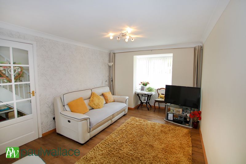 Property photo 2 of 11 Lounge