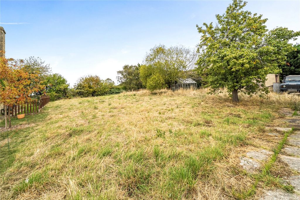 Property photo 2 of 21 Picture No. 23