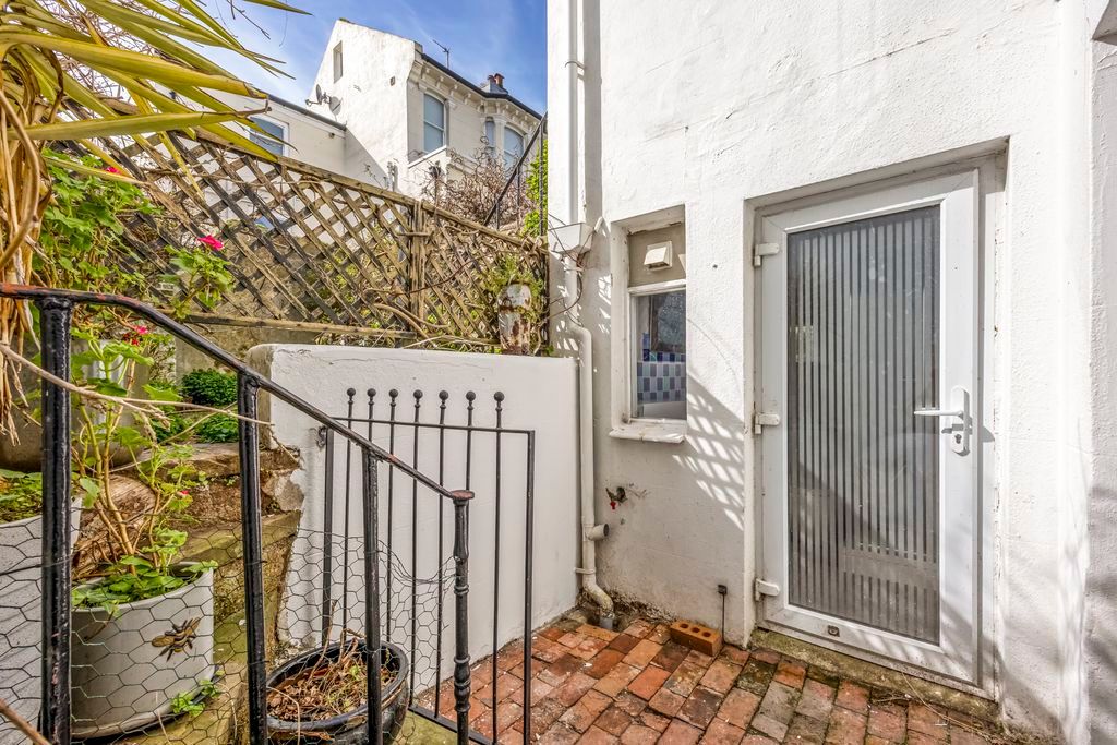 Property photo 2 of 9 Photo 2