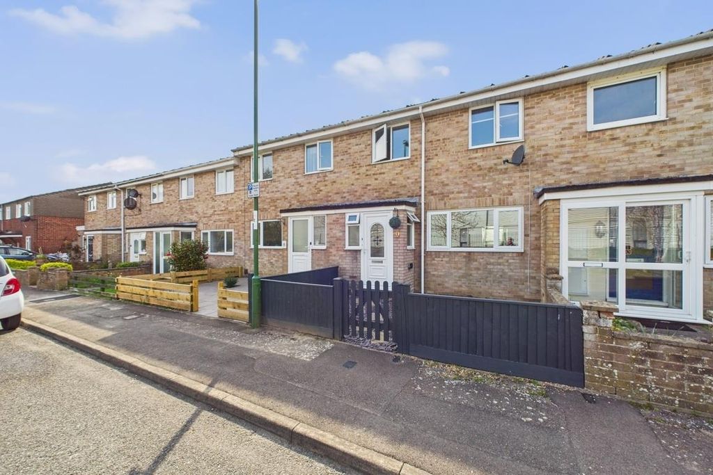 Property photo 1 of 12 Cam01894G0-Pr0168-Still019.Jpg