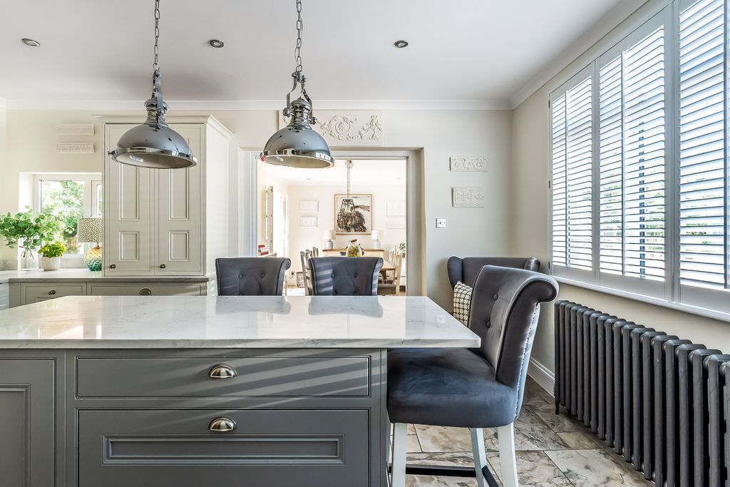 Property photo 2 of 36 11