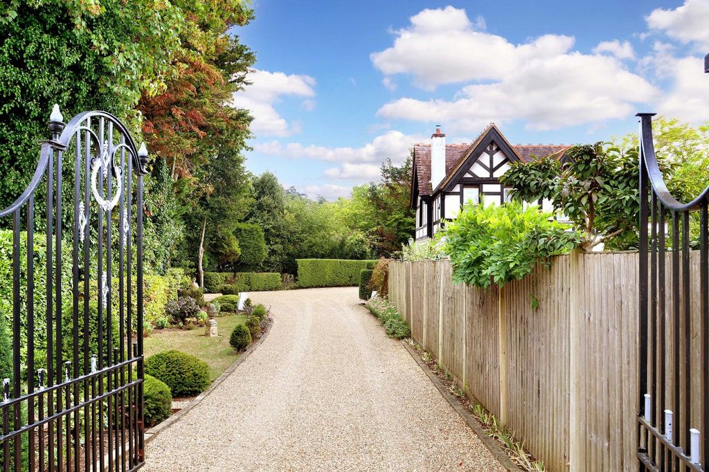 Property photo 1 of 25 Gated Drive