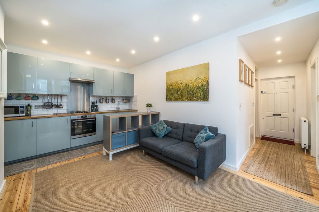 Property photo 2 of 6