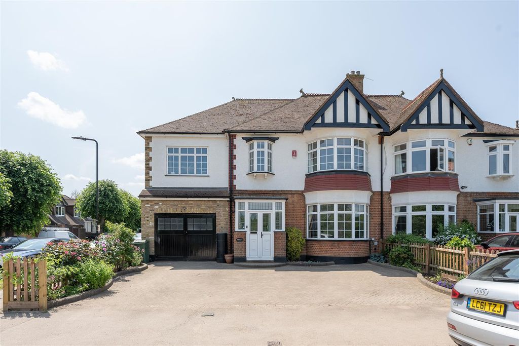 Property photo 1 of 35 Forest View E4