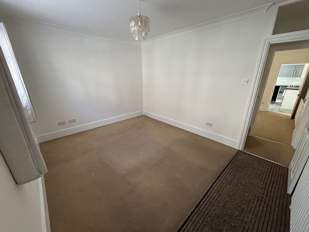 Property photo 2 of 8 Photo 1