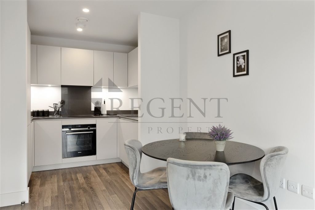 Property photo 3 of 10 Dining Area