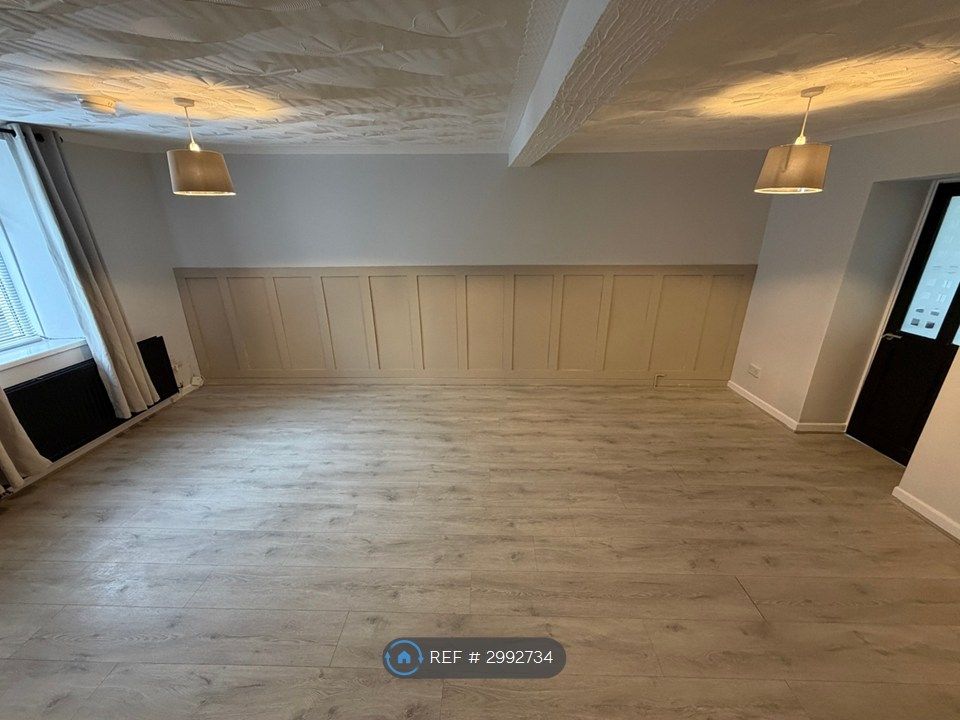 Property photo 2 of 26