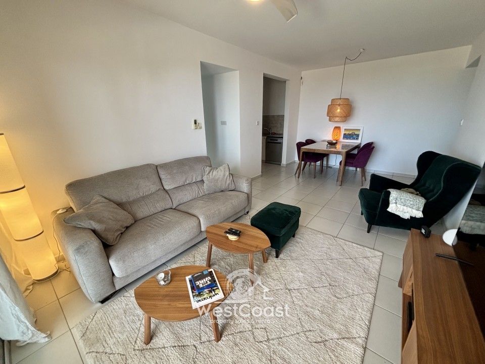 Property photo 2 of 28