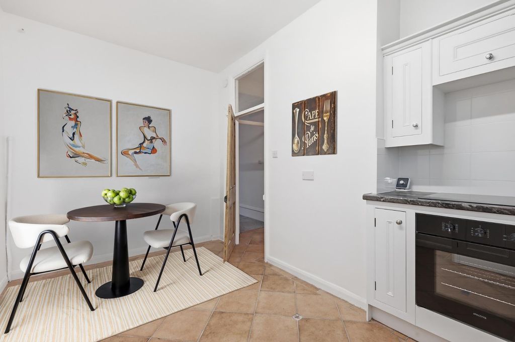 Property photo 3 of 9 Kitchen / Dining Room