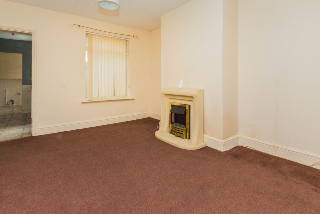 Property photo 3 of 14 Dining Area