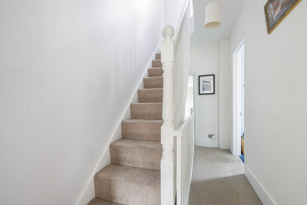 Property photo 2 of 26