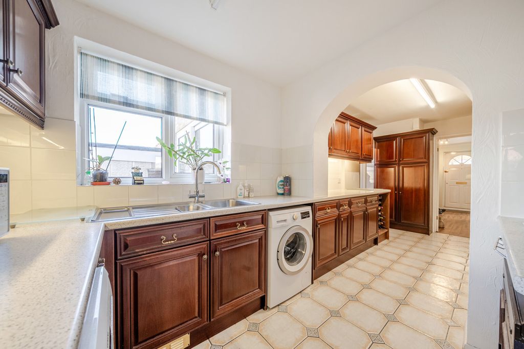 Property photo 2 of 24 1504153-15-6A7B36...