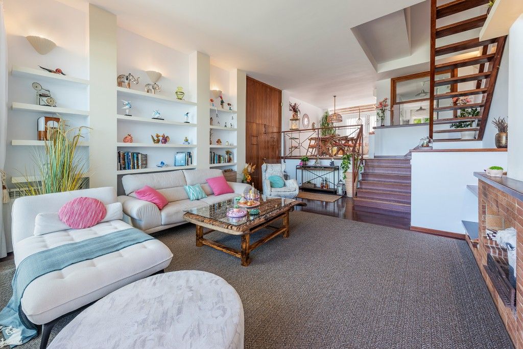 Property photo 3 of 20 Living (2)