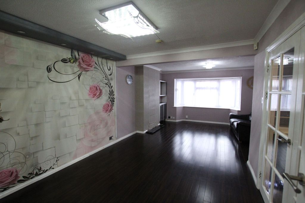 Property photo 3 of 26