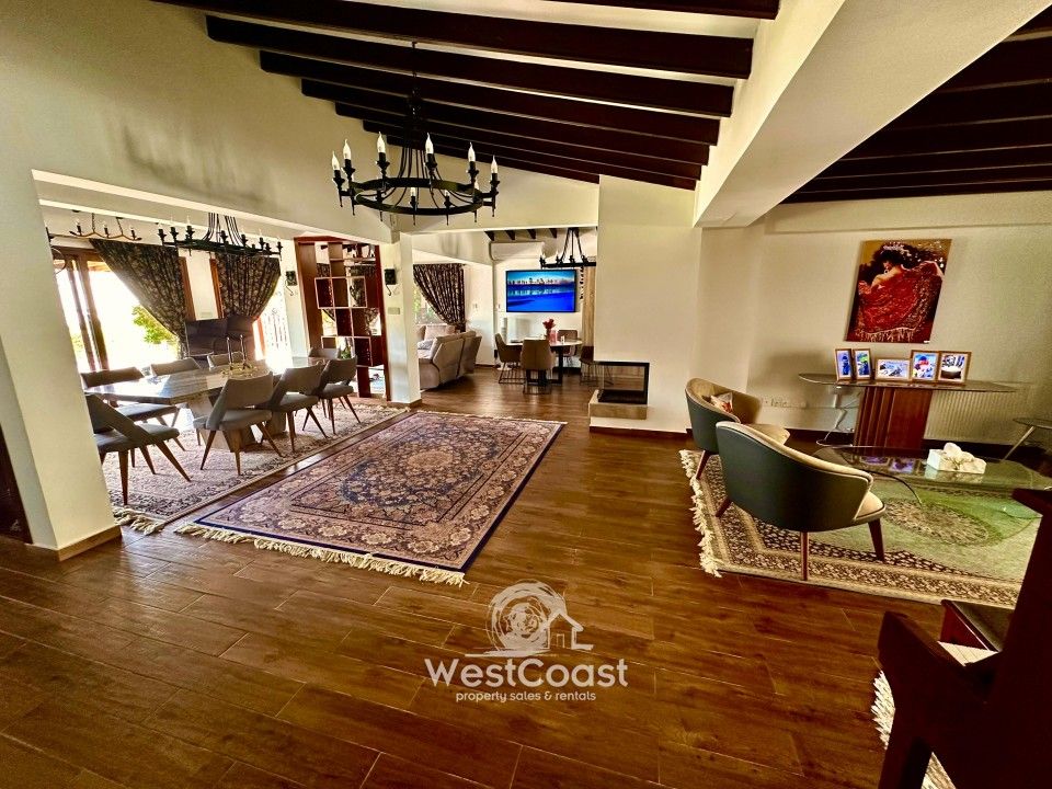 Property photo 2 of 22