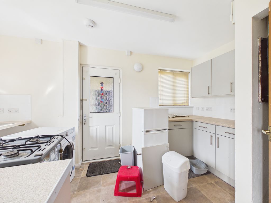 Property photo 3 of 14 Kitchen