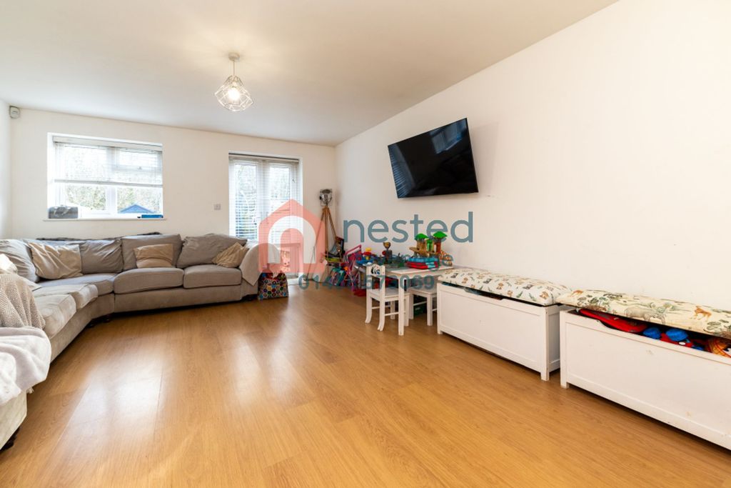 Property photo 2 of 10 Lounge