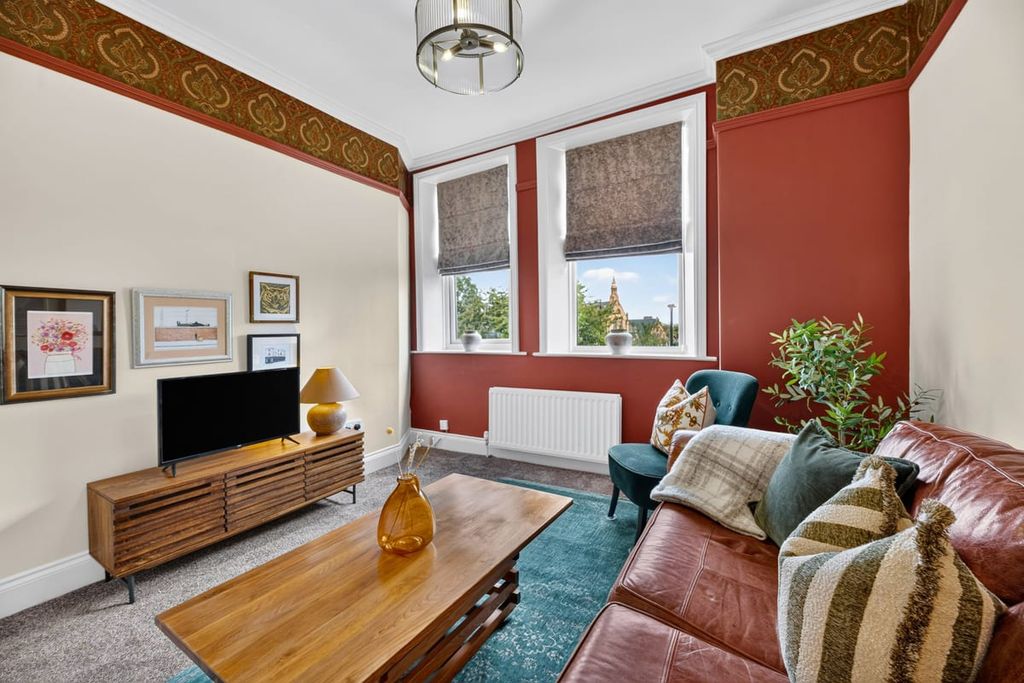 Property photo 2 of 17