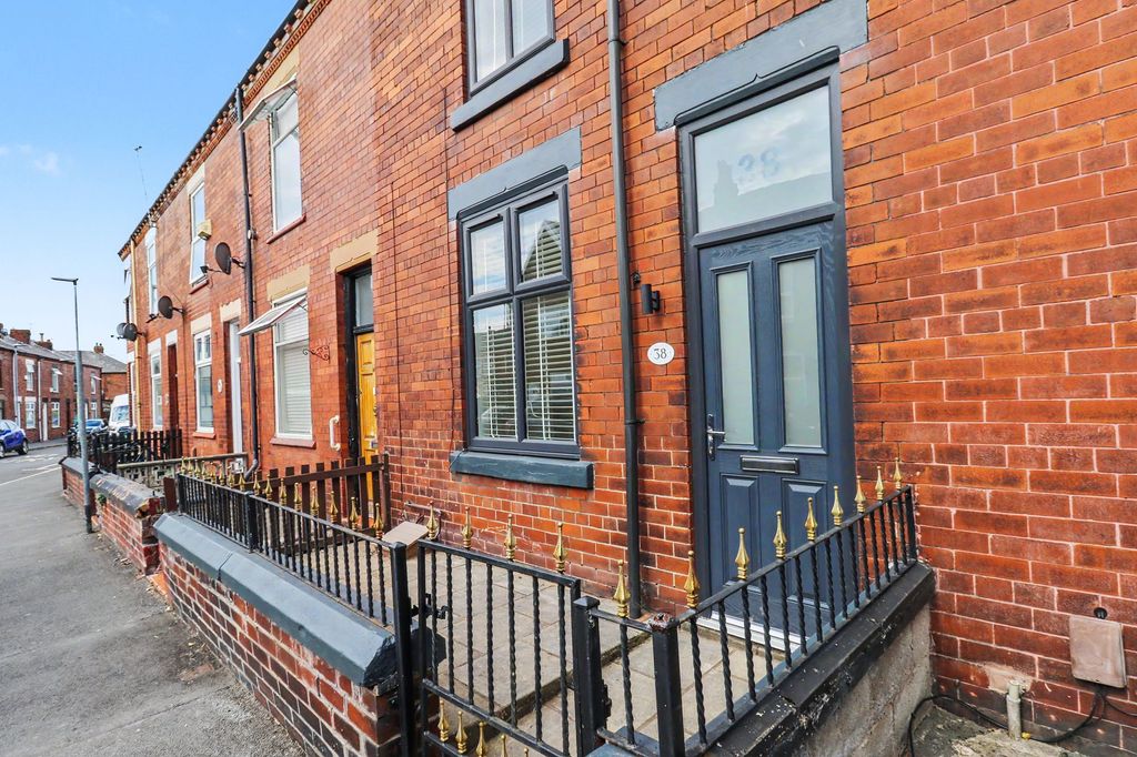Property photo 1 of 15 External
