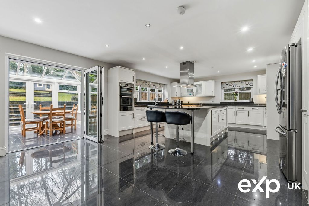 Property photo 2 of 45