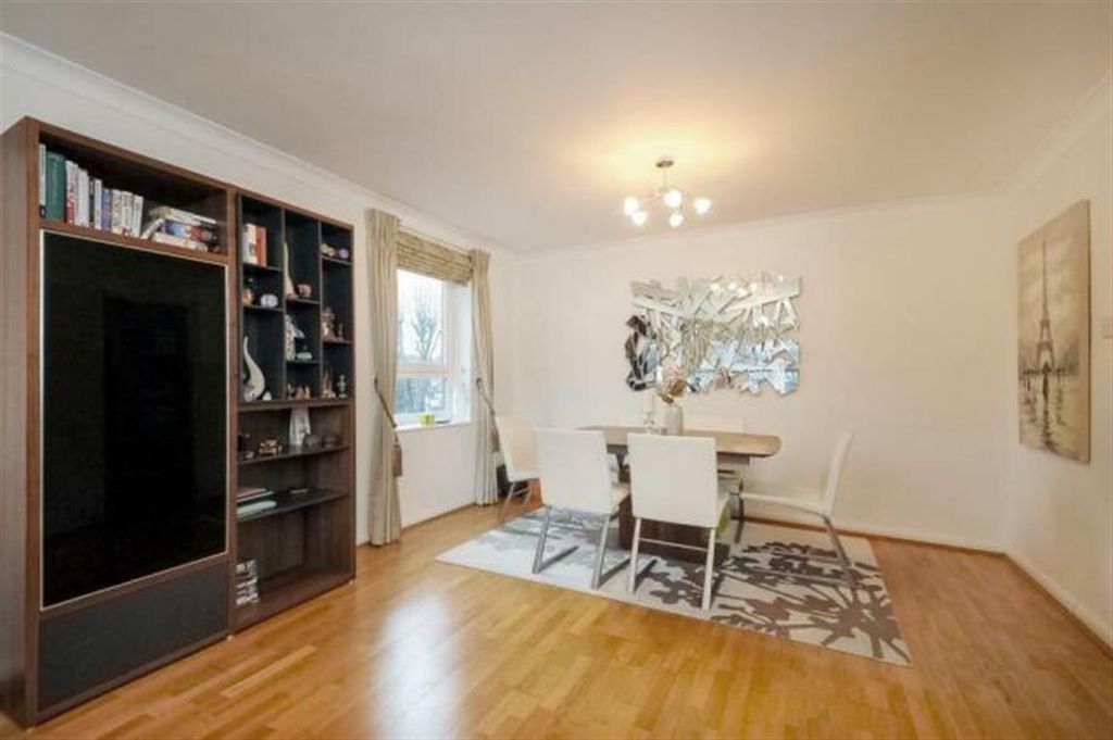 Property photo 3 of 6