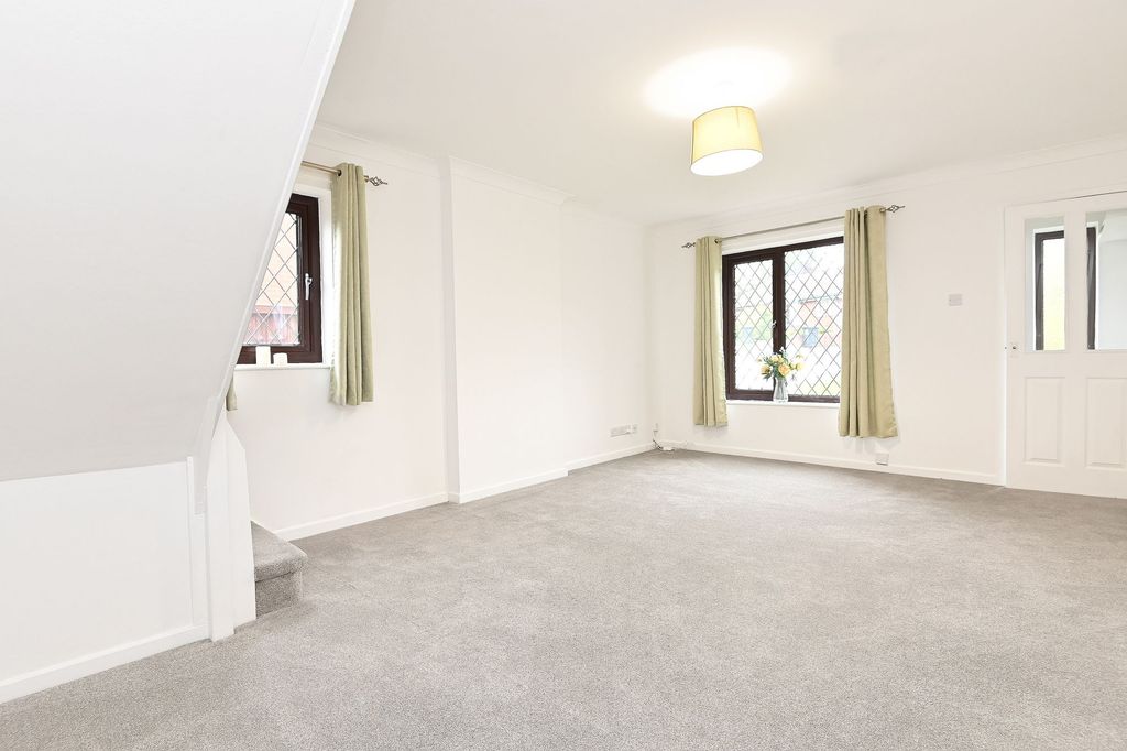 Property photo 3 of 15