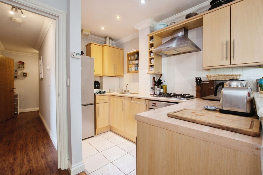 Property photo 3 of 17