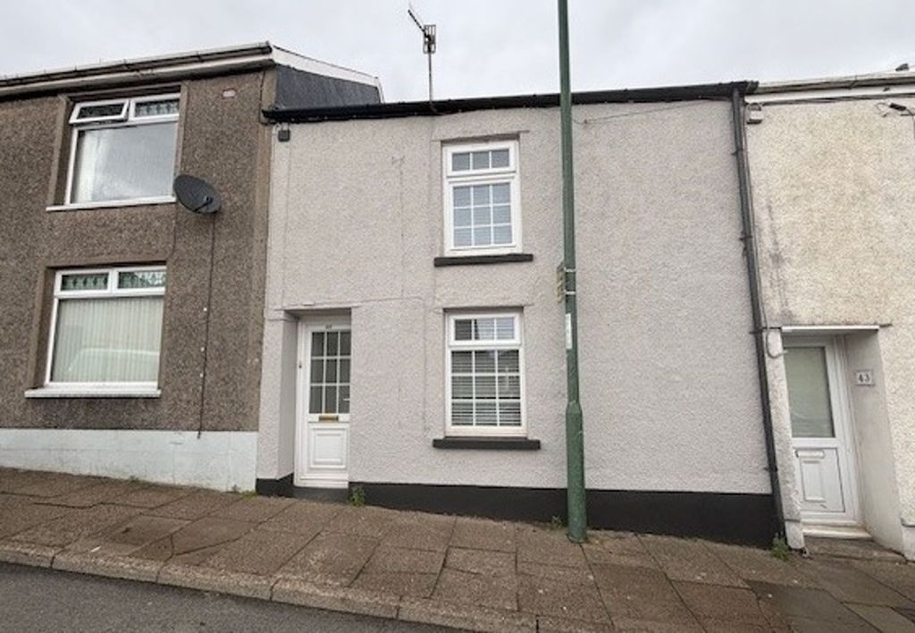 Property photo 1 of 28