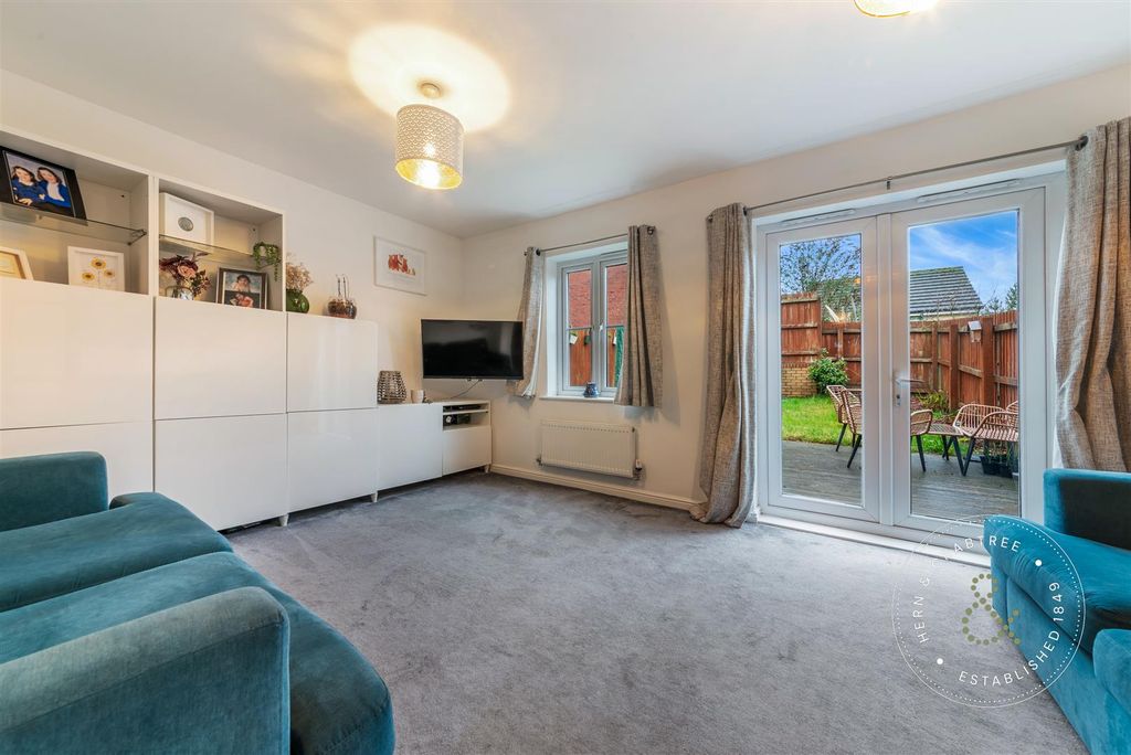 Property photo 2 of 30 Meadowland-Close-16.Jpg