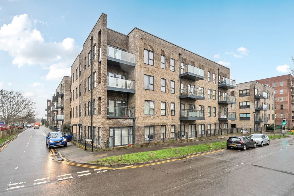 Property photo 1 of 15 1406735-3-6981c90...