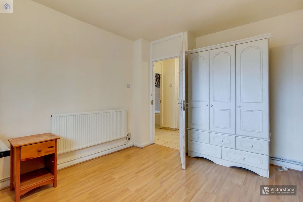 Property photo 3 of 13 1385534