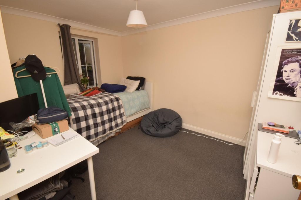 Property photo 3 of 7 Photo 2