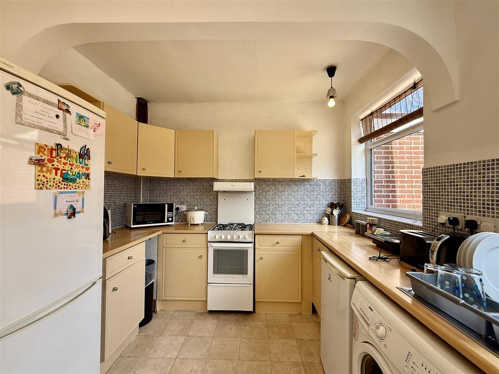 Property photo 3 of 12 8A312827-A41D-44C0-Bd36-332D571Dd9Bf.Jpeg
