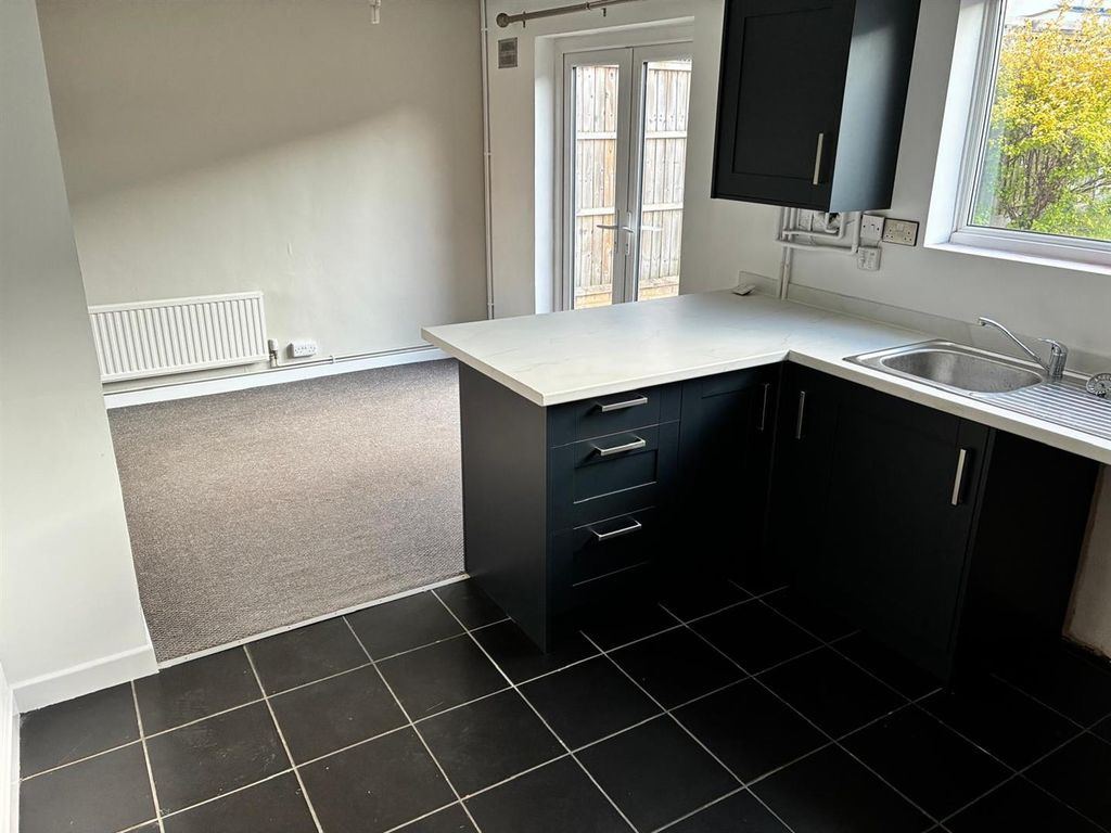 Property photo 3 of 11 82467.Jpg