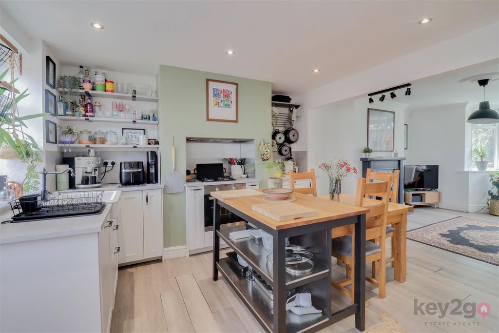 Property photo 2 of 28 Img_7883-Img_7885.Jpg