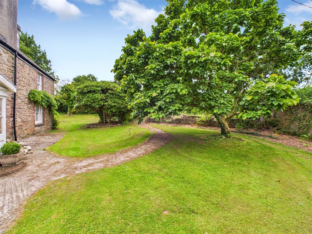 Property photo 2 of 23 Picture No. 05