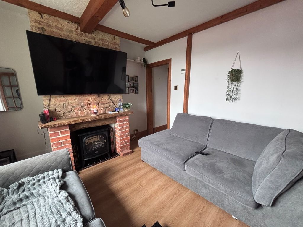 Property photo 2 of 7
