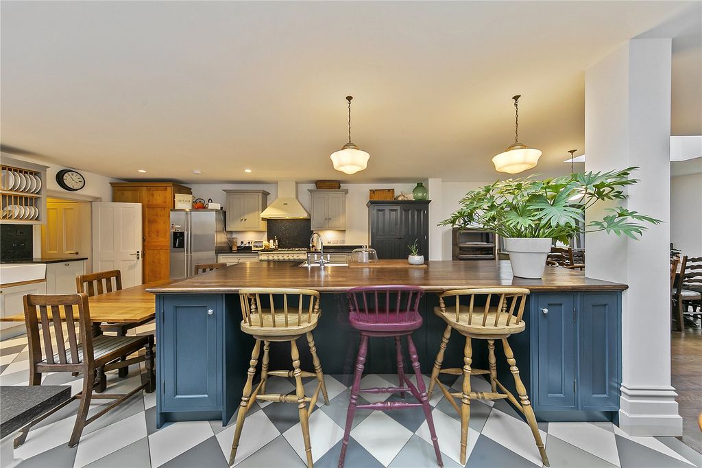 Additional image 13 of 6 bed semi-detached house for saleUxbridge Road, Hampton TW12