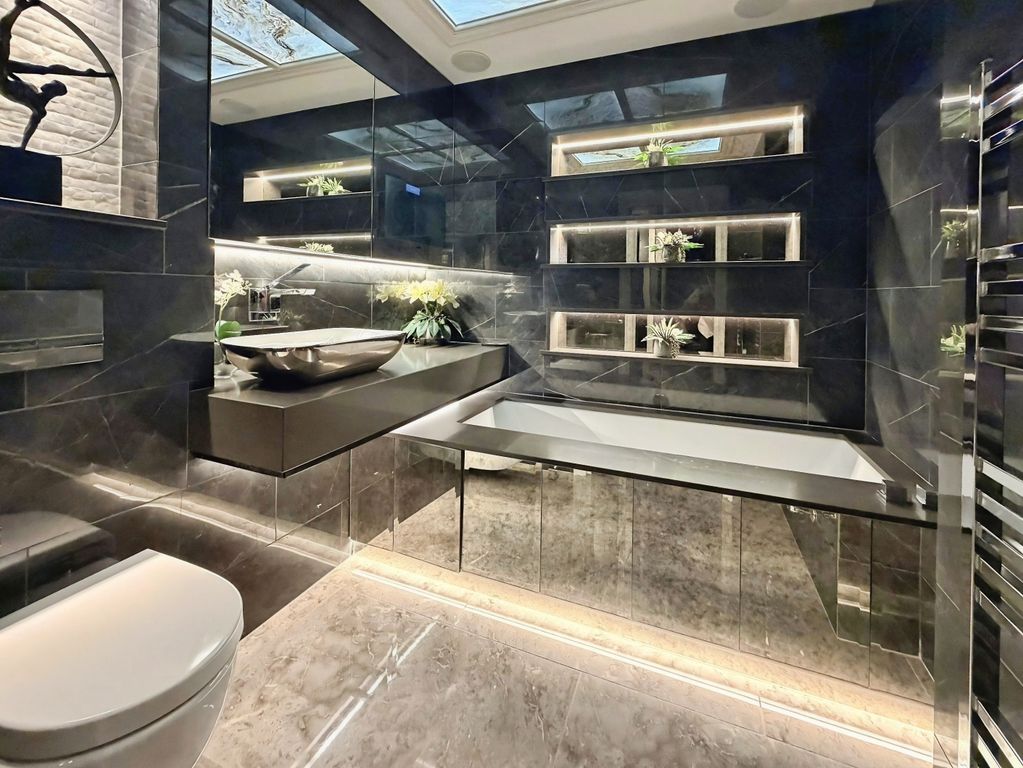 Additional image 16 of 2 bed flat for saleRegents Quay, Brewery Wharf LS10