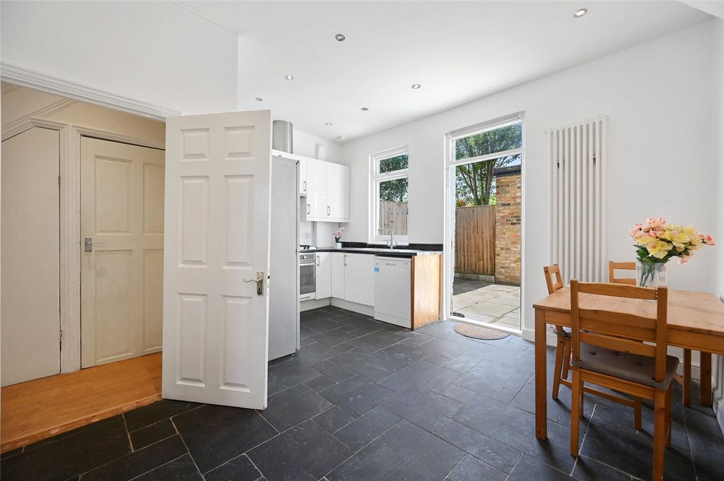 Property photo 3 of 12 Picture No. 20