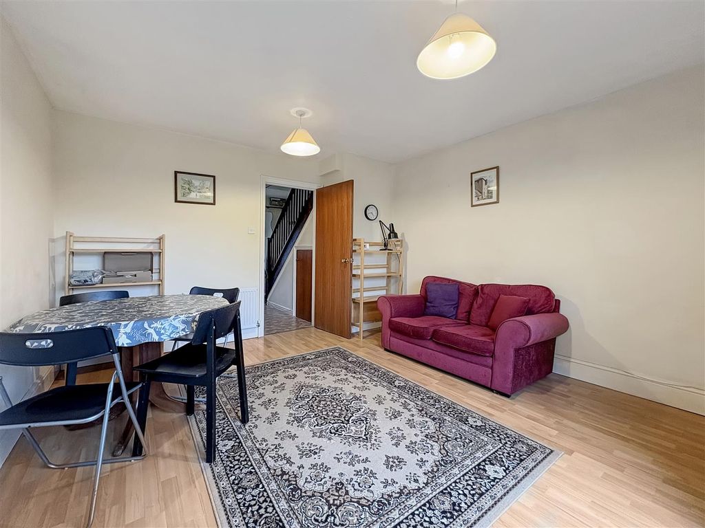 Property photo 2 of 12 d7d3405Eaac84F766536678Dcd0B25A1E7304d4E.Jpg