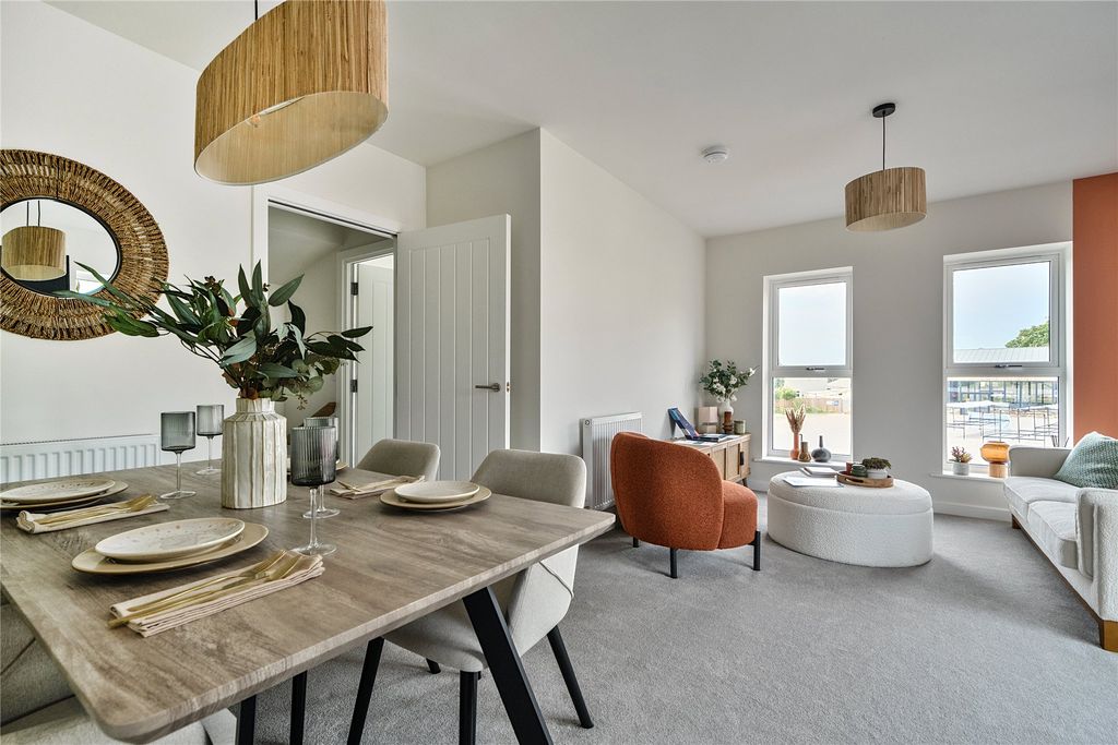 Property photo 3 of 8 Show Home