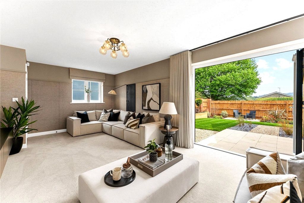 Property photo 3 of 25 Hornbeam Sh