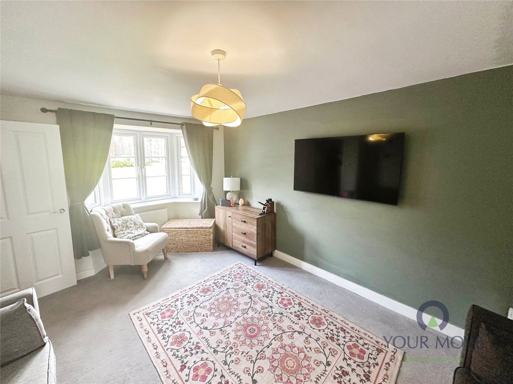 Property photo 2 of 13 Lounge